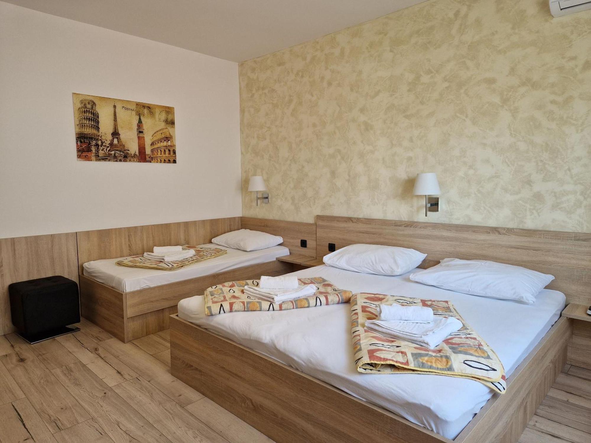 Apartment And Rooms Amenka Новаля Екстериор снимка