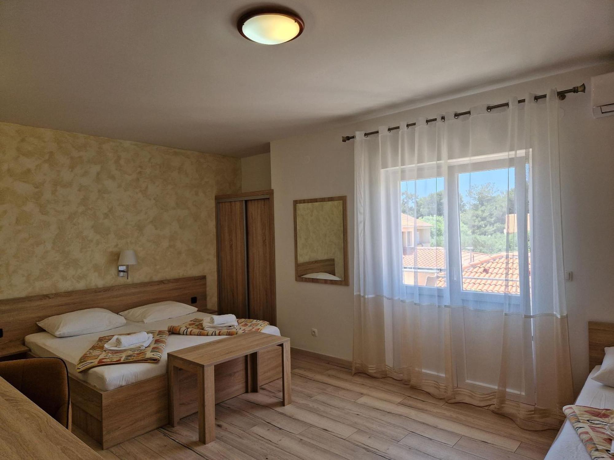 Apartment And Rooms Amenka Новаля Екстериор снимка