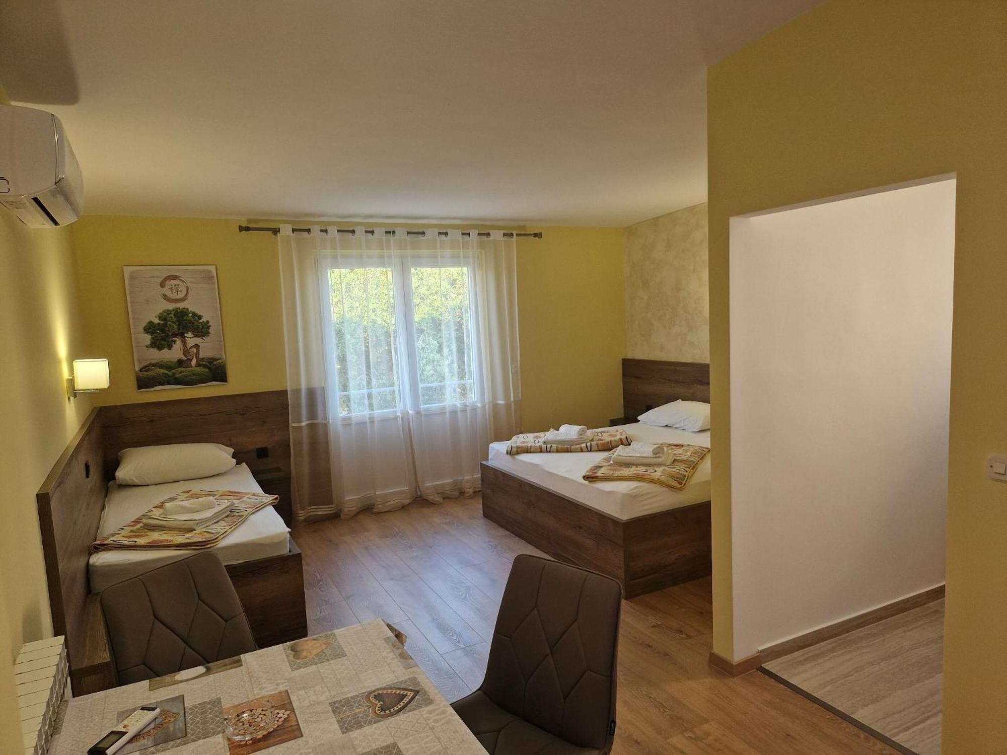 Apartment And Rooms Amenka Новаля Екстериор снимка