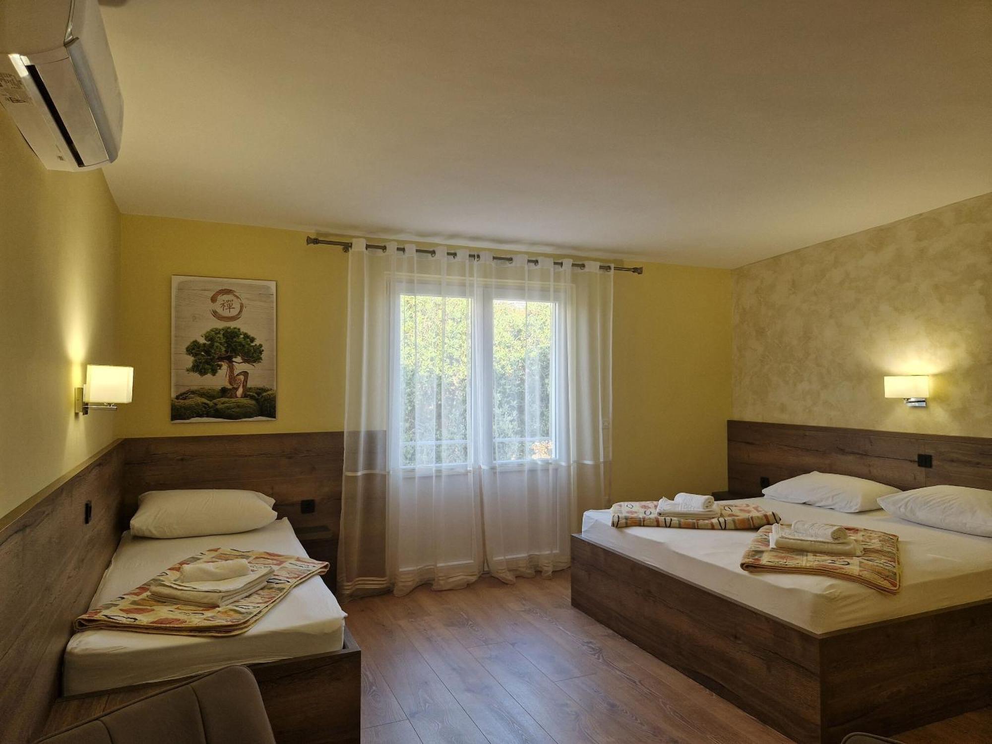 Apartment And Rooms Amenka Новаля Екстериор снимка