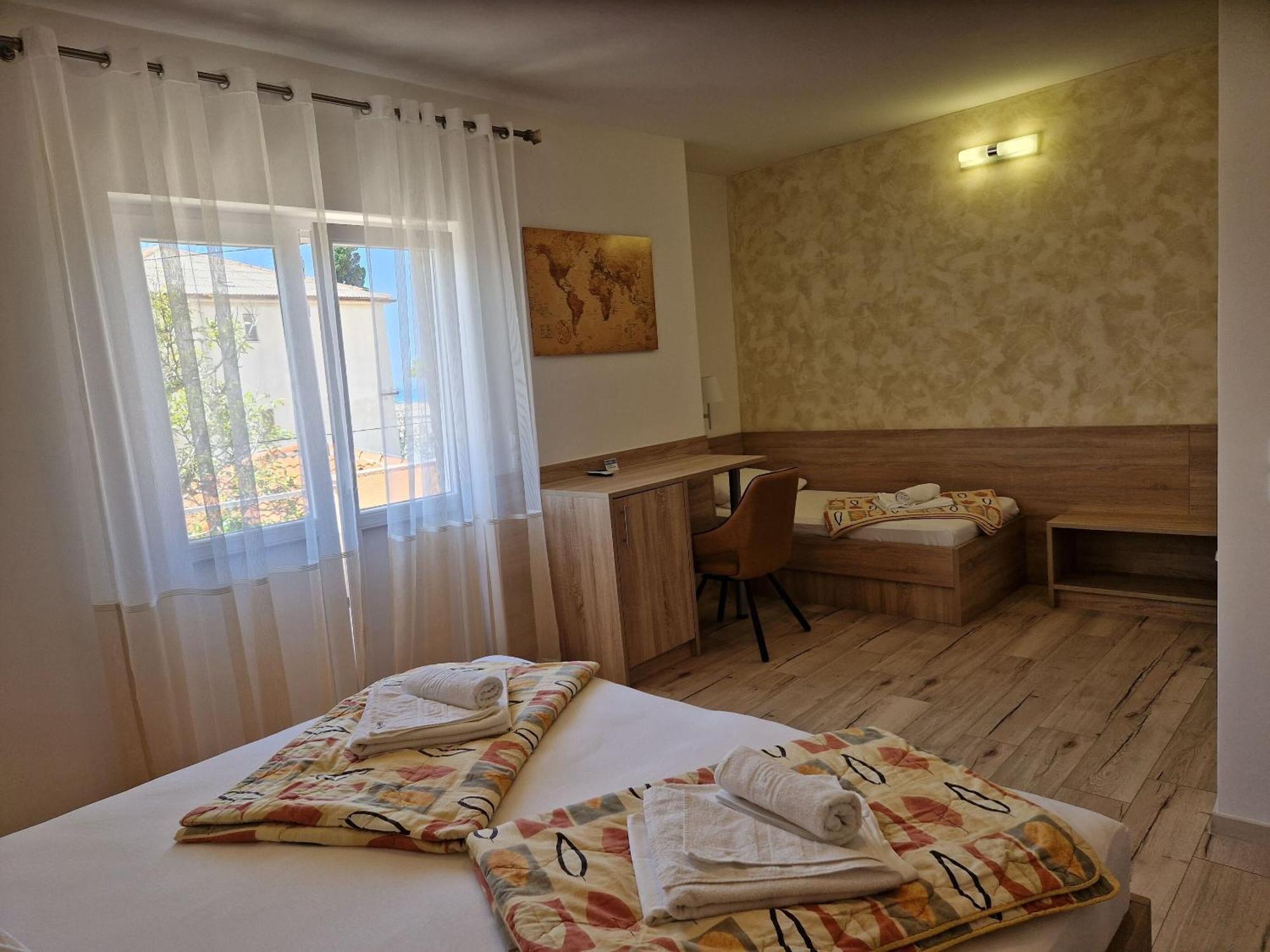 Apartment And Rooms Amenka Новаля Екстериор снимка