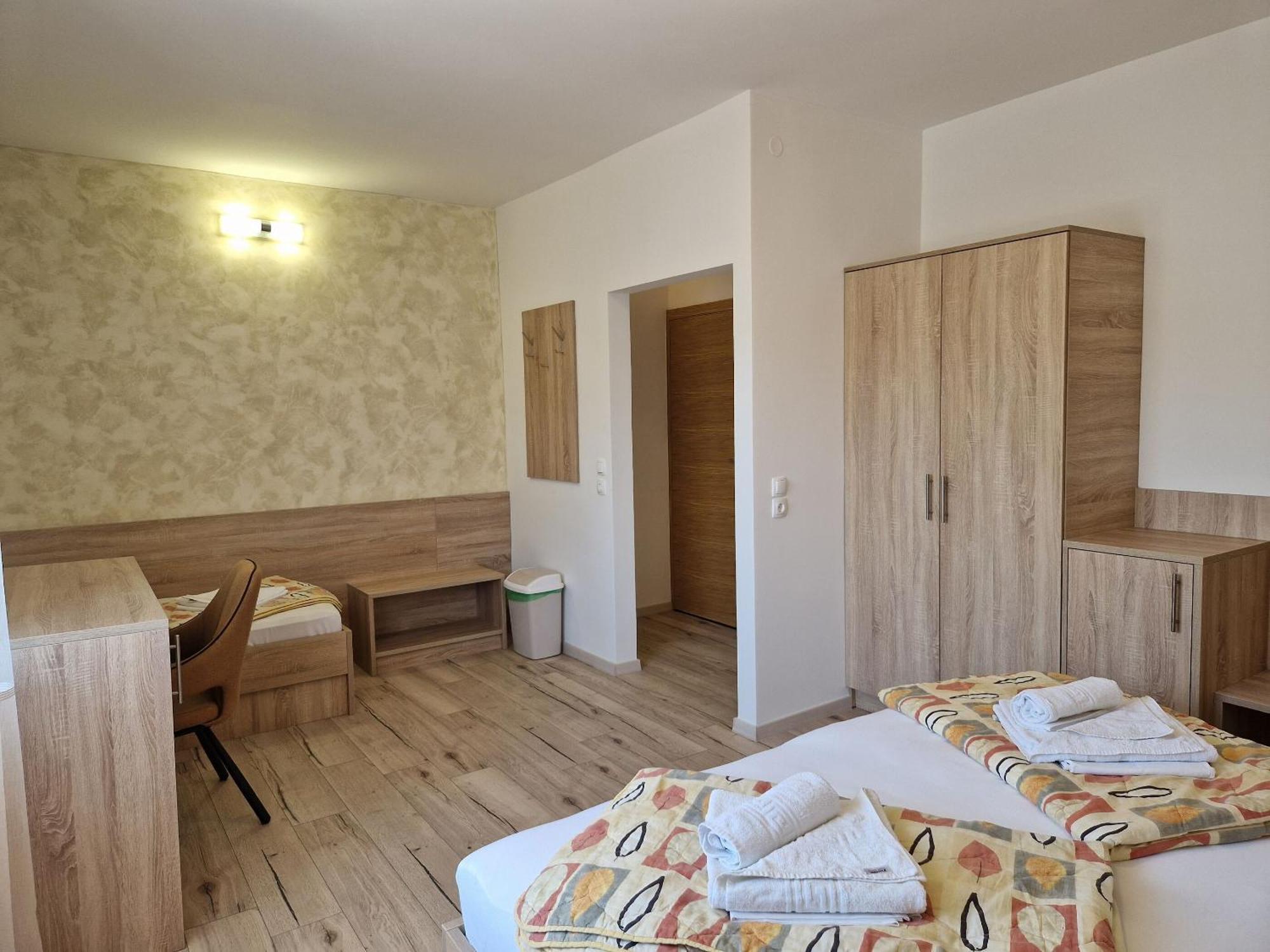 Apartment And Rooms Amenka Новаля Екстериор снимка
