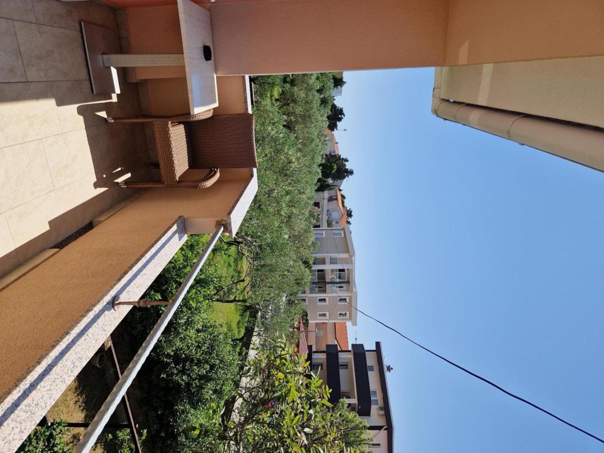Apartment And Rooms Amenka Новаля Екстериор снимка